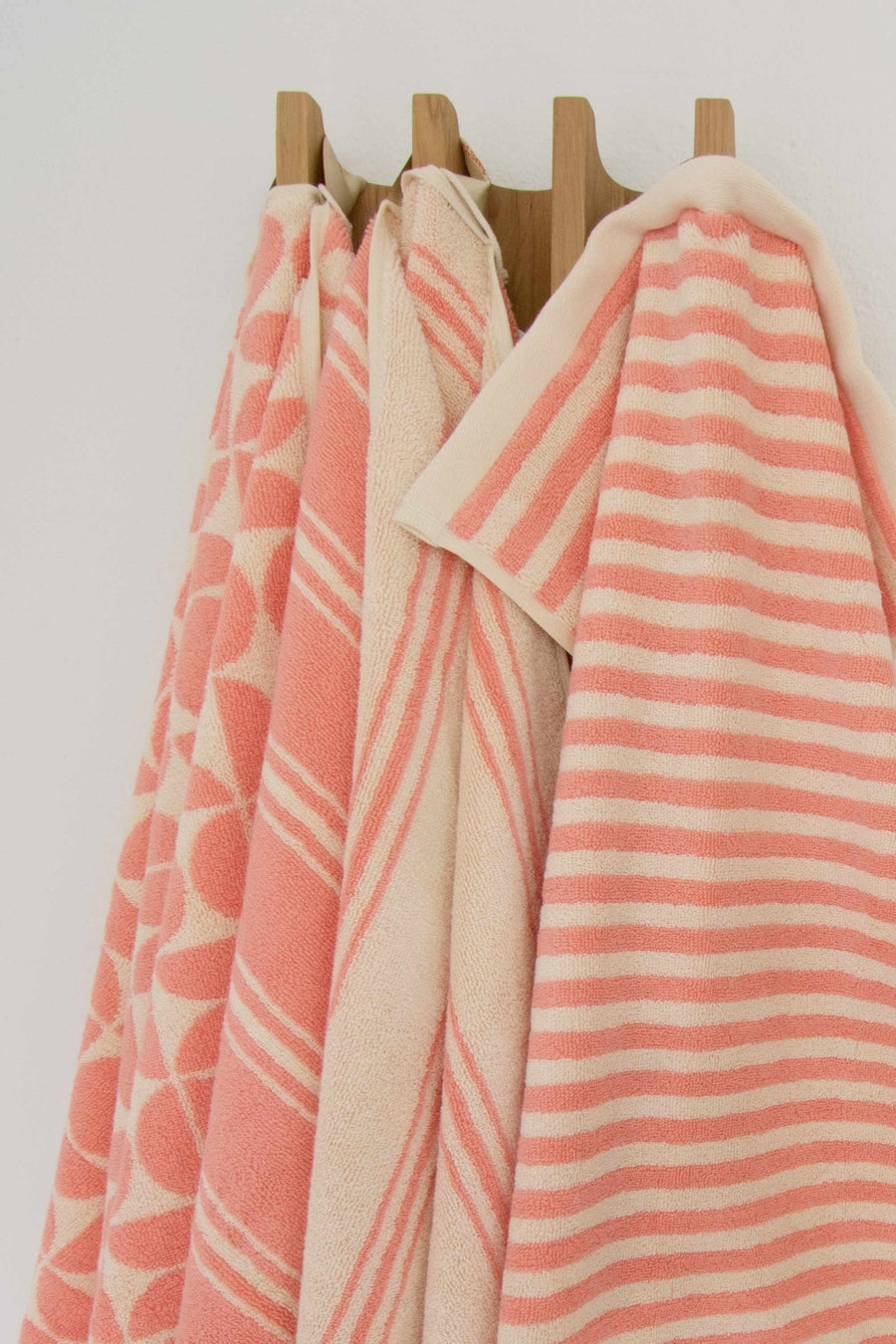 Geo håndklæde, Pink/Cream - 70x140 cm